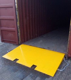 Shipping container ramp for forklifts